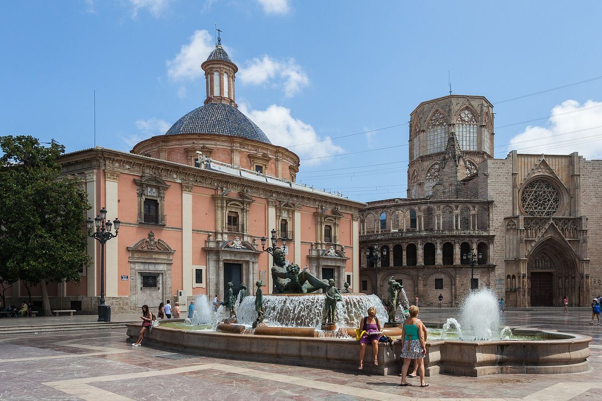 Plaza de la Virgen, Valencia
